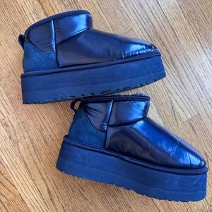 UGG Ultra Mini Platform Hi Shine Boots Navy NIRD Women’s 7